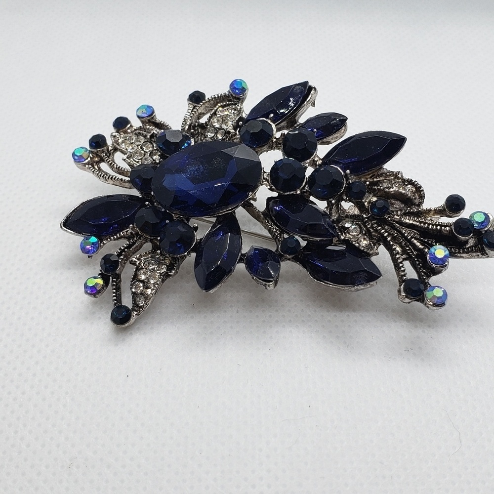 Jewelry Pin Gorgous sapphire rhinestone Brooch Statement Piece